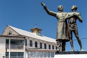 STATUE DE VICTOR SCHOELCHER, JOURNALISTE ET PRESIDENT DE LA COMMISSION POUR L'ABOLITION DE L'ESCLAVAGE, CAYENNE, GUYANE FRANCAISE, DEPARTEMENT-REGION D'OUTRE-MER, AMERIQUE DU SUD, FRANCE 