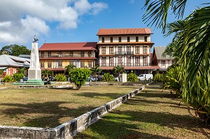 MAISONS CREOLES TRADITIONNELLES, PLACE DU MARCHE DE CAYENNE, GUYANE FRANCAISE, DEPARTEMENT-REGION D'OUTRE-MER, AMERIQUE DU SUD, FRANCE 