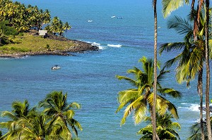 VUE DEPUIS L'ILE ROYALE SUR LA CABANE OU VECU ALFRED DREYFUS ET PLUS TARD CHARLES BENJAMIN ULLMO ENFERME SUR L'ILE DU DIABLE, ILE DU SALUT, KOUROU, GUYANE FRANCAISE, DEPARTEMENT-REGION D'OUTRE-MER, AMERIQUE DU SUD, FRANCE 