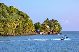 ILE SAINT-JOSEPH ABRITANT UN ANCIEN BAGNE, ILE DU SALUT, KOUROU, GUYANE FRANCAISE, DEPARTEMENT-REGION D'OUTRE-MER, AMERIQUE DU SUD, FRANCE 