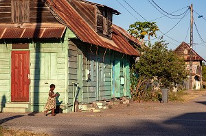 MAISON CREOLE TRADITIONNELLE, MANA, GUYANE FRANCAISE, DEPARTEMENT-REGION D'OUTRE-MER, AMERIQUE DU SUD, FRANCE 