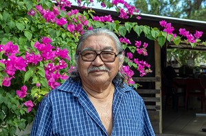 MICHEL THERESE KALOUANALE (CHAMANE ESPRIT DE LA FORET), CHEF DU VILLAGE AMERINDIEN DE AWARA, RESERVE NATURELLE DE L'AMANA, COMMUNE DE MANA, GUYANE FRANCAISE, DEPARTEMENT-REGION D'OUTRE-MER, AMERIQUE DU SUD, FRANCE 
