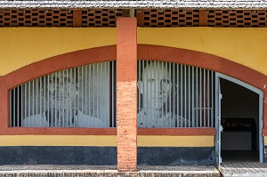 ENTREE DU MUSEE DU CAMP DE LA TRANSPORTATION, SAINT-LAURENT DU MARONI, GUYANE FRANCAISE, DEPARTEMENT-REGION D'OUTRE-MER, AMERIQUE DU SUD, FRANCE 