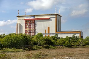 BATIMENT DE MONTAGE ESA DES FUSEES ARIANE, CNES (CENTRE NATIONAL D'ETUDES SPATIALES), KOUROU, GUYANE FRANCAISE, DEPARTEMENT-REGION D'OUTRE-MER, AMERIQUE DU SUD, FRANCE 