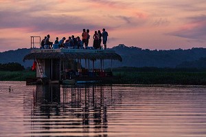 ECO LODGE FLOTTANT 'LE MORPHO' AU COUCHER DU SOLEIL, MARAIS DE KAW, ROURA, GUYANE FRANCAISE, DEPARTEMENT-REGION D'OUTRE-MER, AMERIQUE DU SUD, FRANCE 