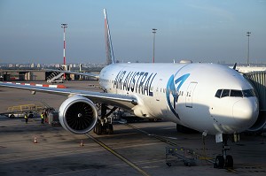 AVION DE LA COMPAGNIE AIR AUSTRAL, AEROPORT DE REYKJAVIK, ISLANDE 