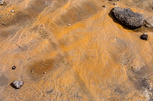 EROSION DES MINERAUX SOUS L'EFFET DE LA CHALEUR DU CELEBRE SITE DE GEYSIR, CERCLE D'OR, GOLDEN CIRCLE, SUD-OUEST DE L'ISLANDE