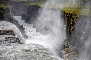 CASCADE DE GULLFOSS, HAUTE DE 32 METRES, APPELE CHUTES D'OR SUR LA RIVIERE DE HVITA, CERCLE D'OR, GOLDEN CIRCLE, SUD DE L'ISLANDE, EUROPE, ISLANDE 