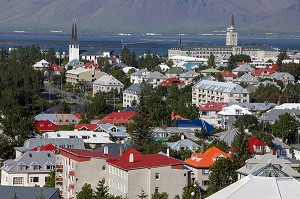 VUE DU CENTRE-VILLE DEPUIS LA TERRASSE DU RESTAURANT LE PERLAN, REYKJAVIK, ISLANDE 