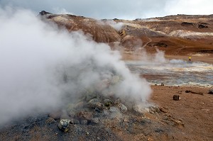 MONTICULE DE PIERRES FUMANTES ET FUMEROLLES, ROUTE DU VOLCANISME, NAMASKARD, REGION DE MYVATN, ISLANDE 