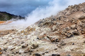 MARMITES BOUILLONNANTES DE SOUFRE, SOLFATARES ET FUMEROLLES, ROUTE DU VOLCANISME, NAMASKARD, REGION DE MYVATN, ISLANDE 
