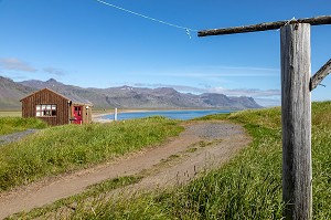 PETITE MAISON TYPIQUE, PRESQU'ILE VOLCANIQUE VDE GRUNDARFJORDUR, PENINSULE DE SNAEFFELSNES, BUDIR, ISLANDE 