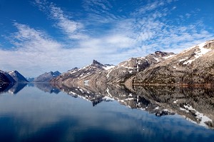 PAYSAGE DES BERGES DU FJORD DU DETROIT DE PRINCE CHRISTIAN SUND, GROENLAND 