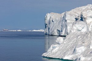 ICEBERGS DU FJORD DE GLACE DE SERMERMIUT, ILULISSAT GROENLAND, DANEMARK 