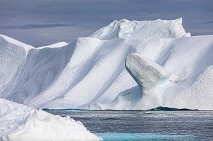 ICEBERGS DU FJORD DE GLACE DE SERMERMIUT, ILULISSAT GROENLAND, DANEMARK 