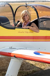 PORTRAIT DE SALOME GILLES, CHAMPIONNE DE FRANCE DE VOLTIGE AERIENNE 2017, DREUX (28), FRANCE 