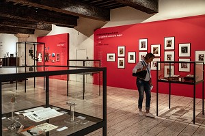 EXPOSITION DE PHOTOS ANCIENNES ET DE VIEUX MATERIELS, SALLE DURVILLE, MUSEE DE LA PHOTOGRAPHIE NICEPHORE NIEPCE, CHALON-SUR-SAONE (71), FRANCE 