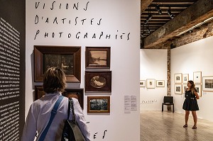 SALLE D'EXPOSITION PHOTOGRAPHIES, VISIONS D'ARTISTES, MUSEE DE LA PHOTOGRAPHIE NICEPHORE NIEPCE, CHALON-SUR-SAONE (71), FRANCE 