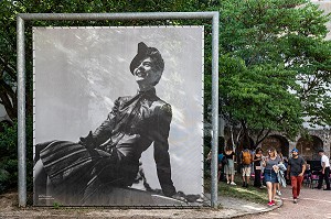 EXPOSITION DE PHOTOGRAPHIES (JEAN MORAL, 1938), VISIONS D'ARTISTES, JARDIN DU MUSEE DE LA PHOTOGRAPHIE NICEPHORE NIEPCE, CHALON-SUR-SAONE (71), FRANCE 