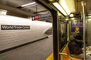 METRO A LA STATION WORD TRADE CENTER, MANHATTAN, NEW-YORK, ETATS-UNIS, USA 