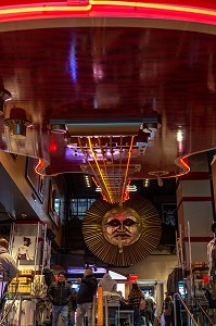 INTERIEUR DE LA BOUTIQUE DU HARD ROCK CAFE, TIMES SQUARE, MANHATTAN, NEW-YORK, ETATS-UNIS, USA 