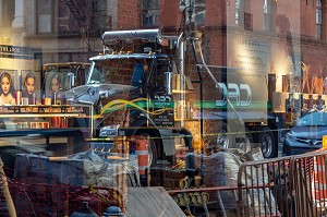 REFLET DANS LES BOUTIQUES CHICS DE SOHO, MANHATTAN, NEW-YORK, ETATS-UNIS, USA 