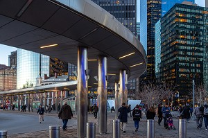 TERMINAL FERRY STATEN ISLAND ET METRO, DOWNTOWN MANHATTAN, NEW-YORK, ETATS-UNIS, USA 