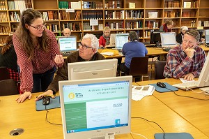 ATELIER DE GENEALOGIE EN SALLE DE LECTURE DES ARCHIVES DEPARTEMENTALES D'EURE-ET-LOIR, CHARTRES (28), FRANCE 