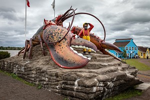 PLUS GROS HOMARD DU MONDE AVEC 11 METRES DE LONG POUR 90 TONNES, SHEDIAC, CAPITALE MONDIALE DU HOMARD, NOUVEAU-BRUNSWICK, CANADA, AMERIQUE DU NORD 