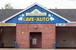 LAVE AUTO, LE DECROTEUR, EXPRESSION QUEBECOISE, SHEDIAC, CAPITALE MONDIALE DU HOMARD, NOUVEAU-BRUNSWICK, CANADA, AMERIQUE DU NORD 