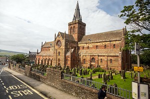 CATHEDRALE SAINT-MAGNUS, KIRKWALL, ARCHIPEL DES ORCADES, ECOSSE, ROYAUME-UNI, EUROPE 