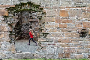 RUINES D'UN CHATEAU DU XVI EME SIECLE, THE EARL'S PALACE, BIRSAY, ARCHIPEL DES ORCADES, ECOSSE, ROYAUME-UNI, EUROPE 