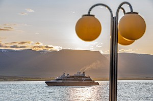 BATEAU DE CROISIERE LE CHAMPLAIN DE LA COMPAGNIE MARITIME DE LUXE LE PONANT, FJORD DE AKUREYRI, ISLANDE, EUROPE 