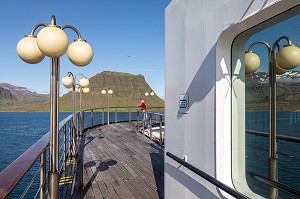 NAVIGATION A BORD DE L'ASTORIA DANS LE FJORD ISAFJARDARJUP, BAIE DE ISAFJORDUR, ISLANDE, EUROPE 