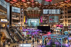 TERRASSES EPHEMERES, GALERIES COMMERCIALES SOUTERRAINES, PLACE DES ARTS, MONTREAL, QUEBEC, CANADA 