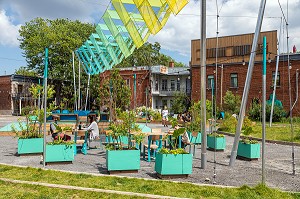 PLACE DES FLEURS DE MACADAM, AVENUE DU MONT-ROYAL, MONTREAL, QUEBEC, CANADA 