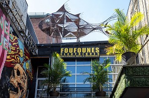 FACADE DU CAFE FOUFOUNES ELECTRIQUES, BAR BRANCHE AVEC CONCERTS, RUE SAINTE-CATHERINE, MONTREAL, QUEBEC, CANADA 