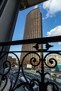 VUE DE LA FENETRE D'HOTEL MIRAMAR SUR LA TOUR MONTPARNASSE, RUE DE L'ARRIVEE, 15 EME ARRONDISSEMENT, PARIS, FRANCE 