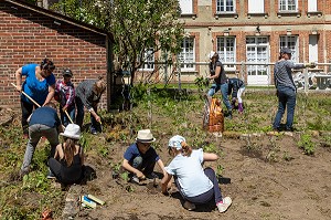 JARDINS PARTAGES, COMMUNAUTAIRE OU COLLECTIF, POUR LES HABITANTS DE LA VILLE, RUGLES, EURE, NORMANDIE. FRANCE 