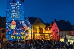 FESTIVAL CULTUREL RUGL'ART, CONCERTS, PHOTOS GEANTES ET MAPPING, VILLE DE RUGLES, EURE, NORMANDIE, FRANCE 