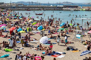 PLAGE BONDEE DE POINTE ROUGE, ANSE DE LA VIEILLE CHAPELLE, MARSEILLE, BOUCHES-DU RHONE, FRANCE 