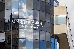 FACADE DE LA BANQUE CREDIT MUTUEL NORD EUROPE POLE ENTREPRISE, LILLE, NORD, FRANCE 