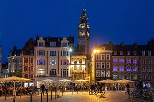 TERRASSE DES CAFES DE LA GRAND'PLACE A LA TOMBEE DE LA NUIT, LILLE, NORD, FRANCE 