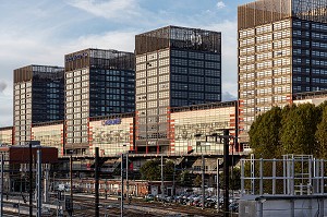 IMMEUBLE DE BUREAUX ET SALLE DE CONCERT L'AERONEF, QUARTIER EURALILLE, AVENUE WILLY BRANDT, LILLE, NORD, FRANCE 