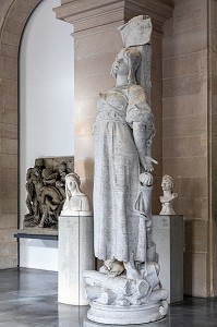 JEANNE D'ARC D'ALPHONSE AMEDEE CORDONNIER DE 1848, SALLE DES SCULPTURES DU XIX EME SIECLE, PALAIS DES BEAUX-ARTS, LILLE, NORD, FRANCE 