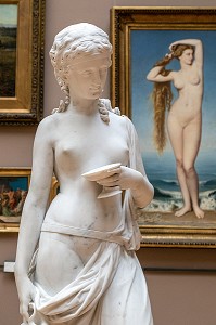 HEBE VERS 1846 DE JEAN-PIERRE VICTOR HUGUENIN ET NAISSANCE DE VENUS DE 1862 PAR AMAURY-DUVAL, LA PETITE GALERIE, PALAIS DES BEAUX-ARTS, LILLE, NORD, FRANCE 
