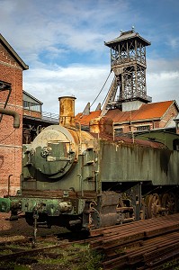 LOCOMOTIVE A VAPEUR POUR LE TRANSPORT DU CHARBON, FOSSE DELLOYE, MUSEE DE LA MINE DU NORD-PAS DE CALAIS, CENTRE HISTORIQUE MINIER LEWARDE, NORD, FRANCE 