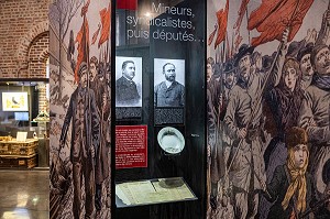 MINEURS EN LUTTE SYNDICALE POUR LA DEFENSE DE LEUR TRAVAIL, EXPOSITION LA VIE DANS LA CITE MINIERE, MUSEE DE LA MINE DU NORD-PAS DE CALAIS, CENTRE HISTORIQUE MINIER LEWARDE, NORD, FRANCE 