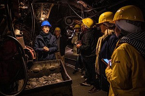 VISITE GUIDEE A L'INTERIEUR DE LA MINE, MUSEE DE LA MINE DU NORD-PAS DE CALAIS, CENTRE HISTORIQUE MINIER LEWARDE, NORD, FRANCE 