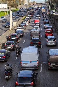 EMBOUTEILLAGE SUR LE PERIPHERIQUE PARISIEN, PORTE DE VERSAILLES, PARIS, FRANCE 
